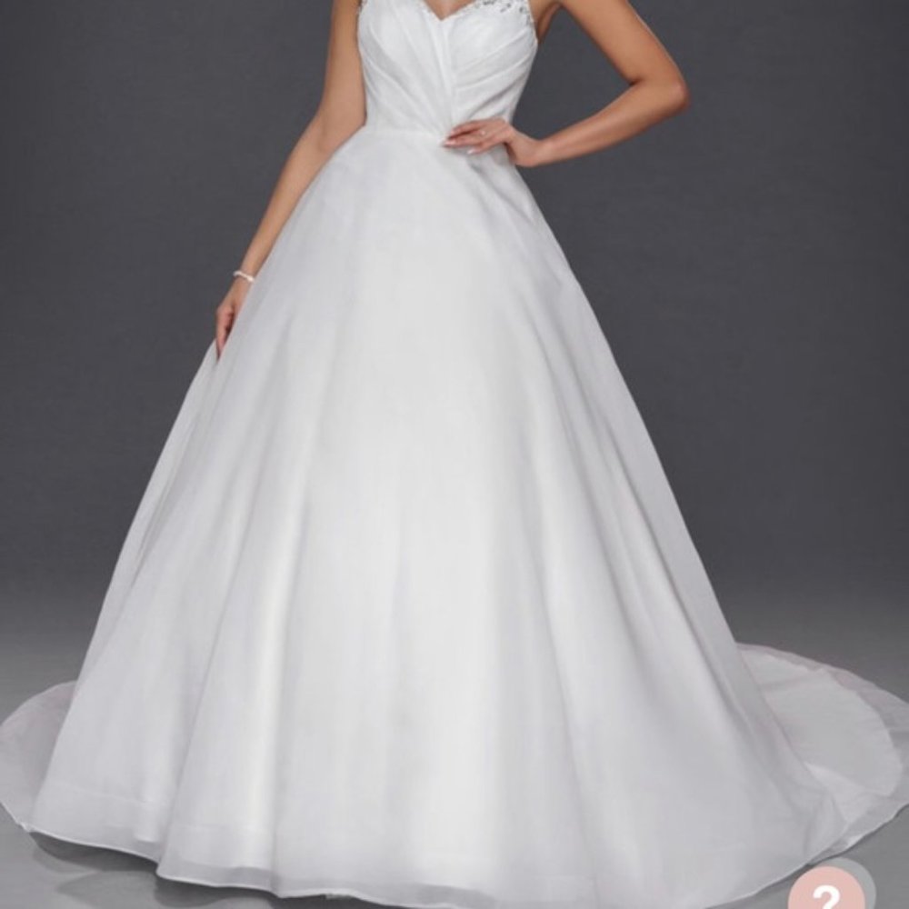 Beautiful Wedding Dress Size 16 Brand New w/ Tags